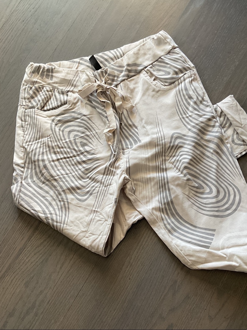 Women’s Straight Leg Drawstring Pants in Light Beige with Gray Print